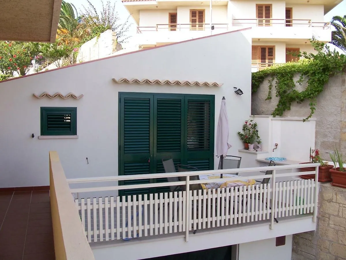 Mare Addosso Villa Marina di Ragusa 0*,  Italia