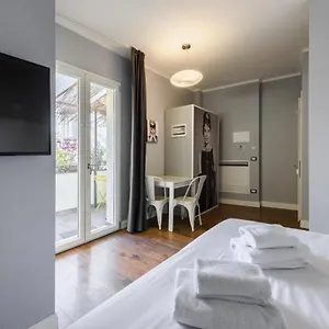 https://dolcevita-suite.it-tuscanyhotel.com